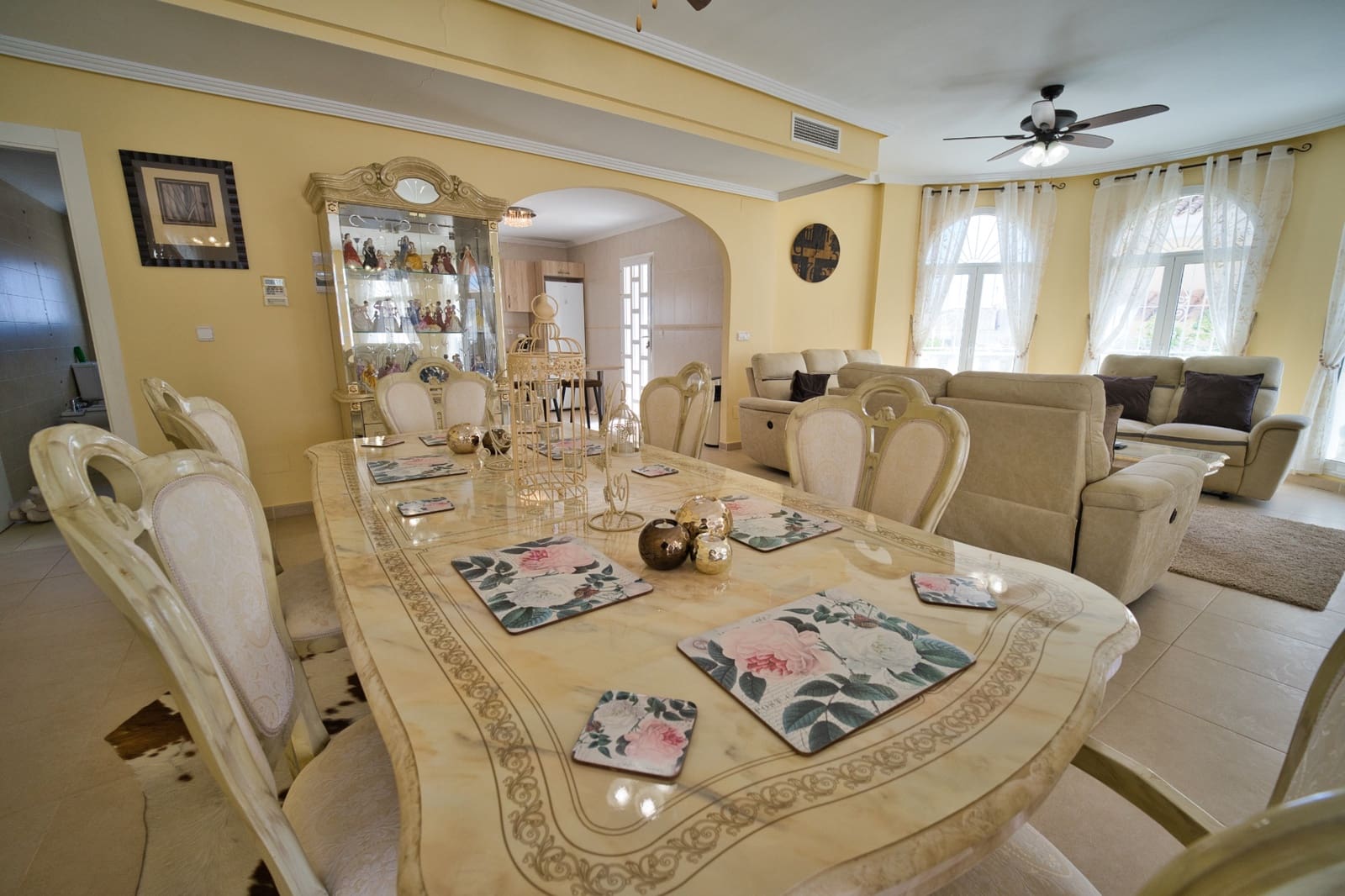 4 soveværelse Villa til salg i Ciudad Quesada med swimmingpool - € 645.950 (Ref: 9167385)