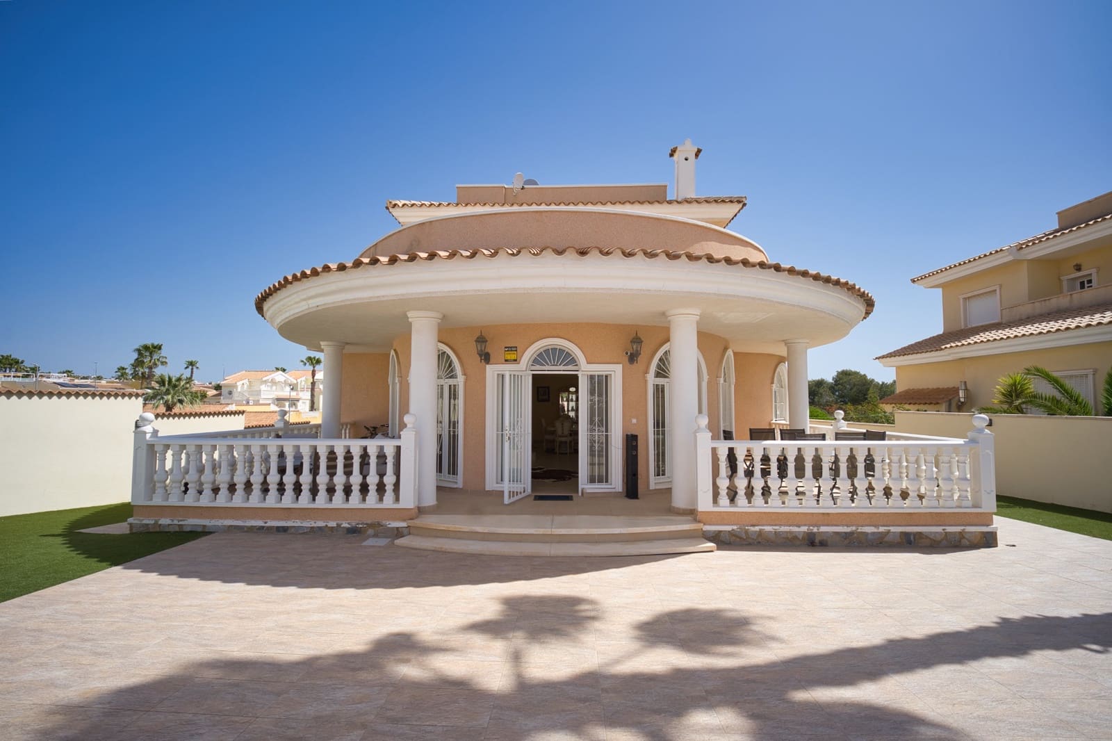 4 soveværelse Villa til salg i Ciudad Quesada med swimmingpool - € 645.950 (Ref: 9167385)