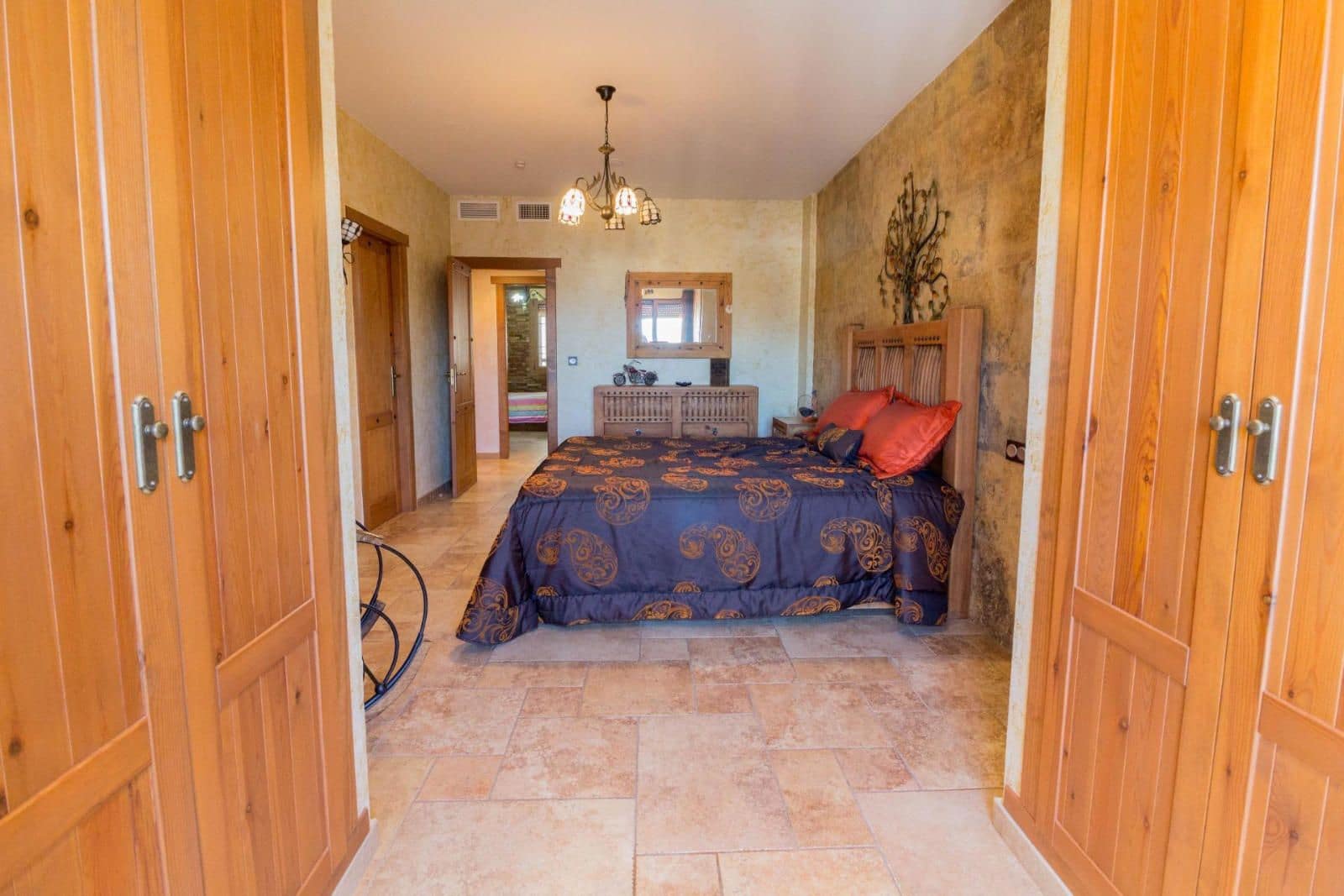 8 soveværelse Villa til salg i Redovan med swimmingpool garage - € 399.969 (Ref: 9180852)