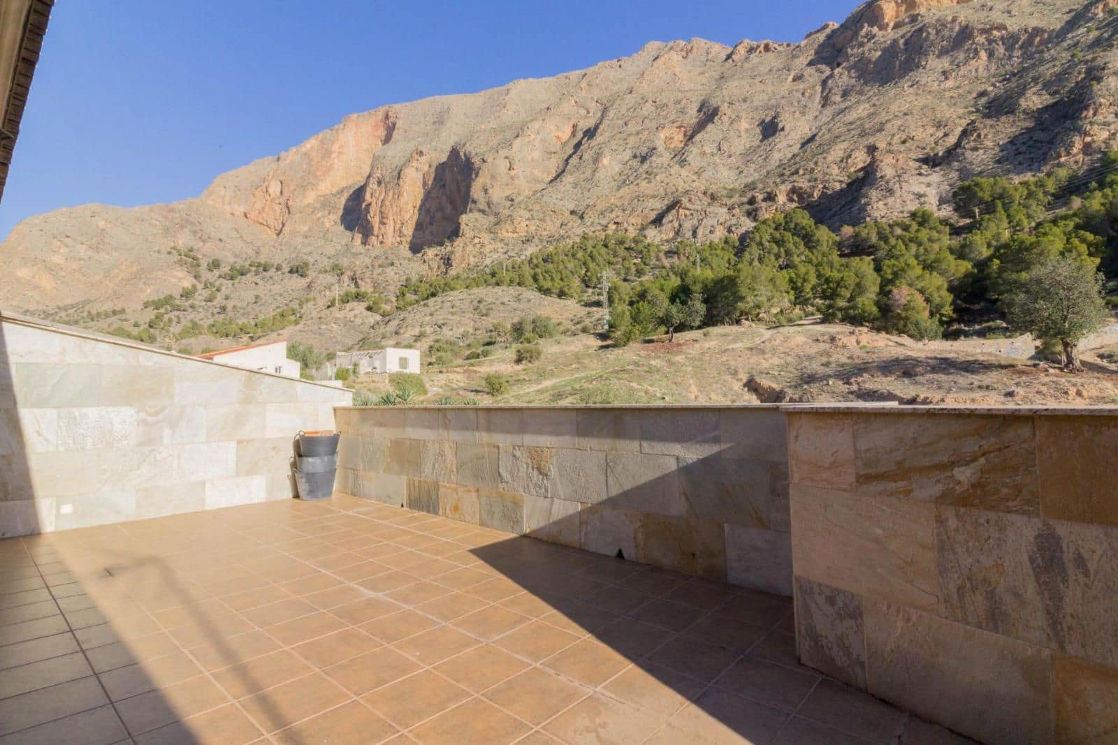 8 soveværelse Villa til salg i Redovan med swimmingpool garage - € 399.969 (Ref: 9180852)