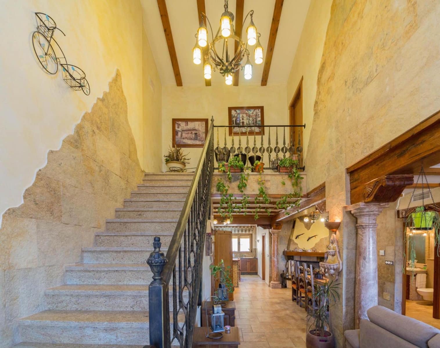 8 soveværelse Villa til salg i Redovan med swimmingpool garage - € 399.969 (Ref: 9180852)