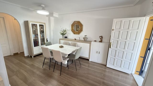 2 soveværelse Byhus til salg i La Zenia, Orihuela med swimmingpool garage - € 349.900 (Ref: 9190846)