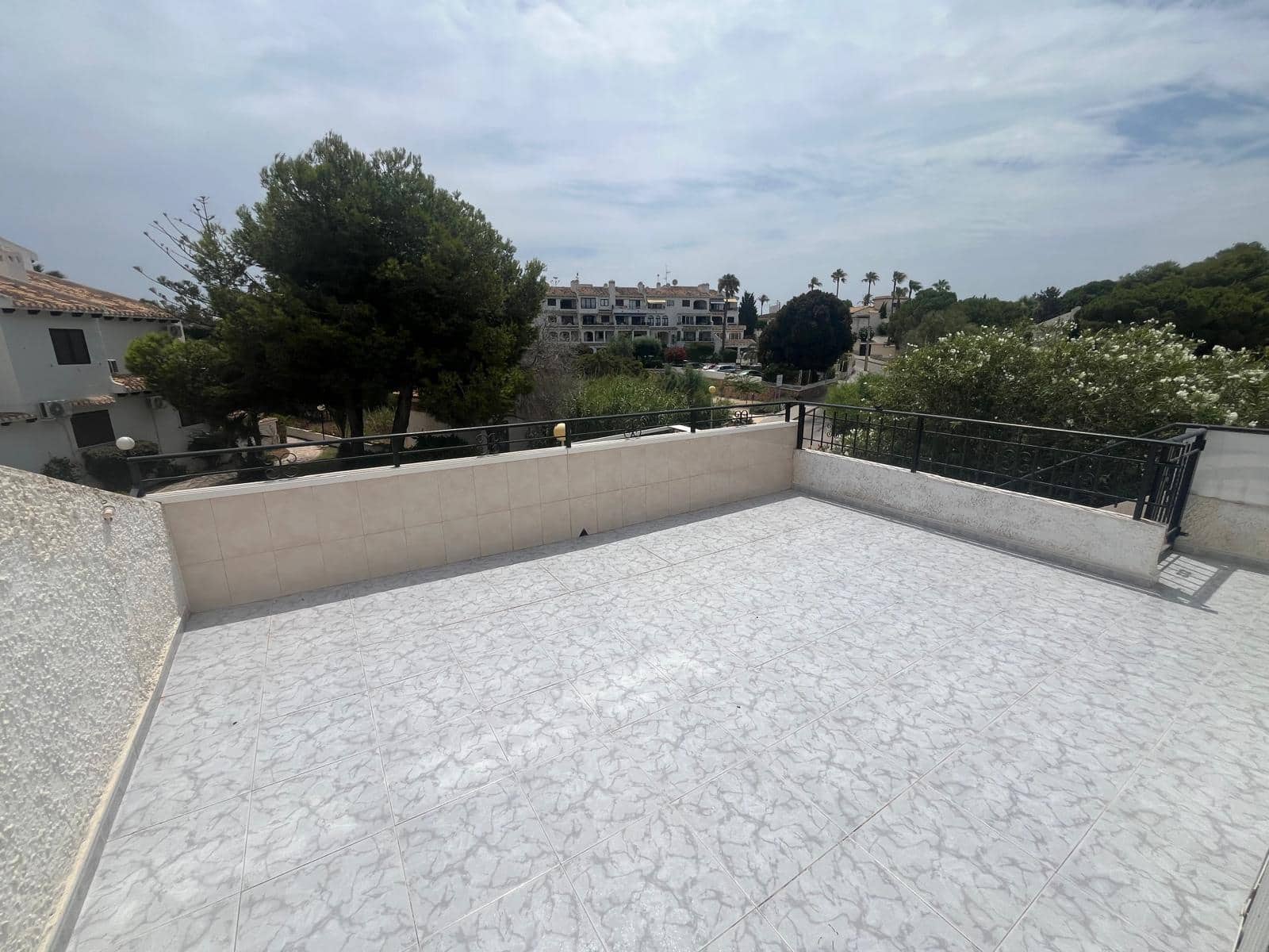 3 soverom Leilighet til salgs i Cabo Roig med garasje - € 239 900 (Ref: 9195563)