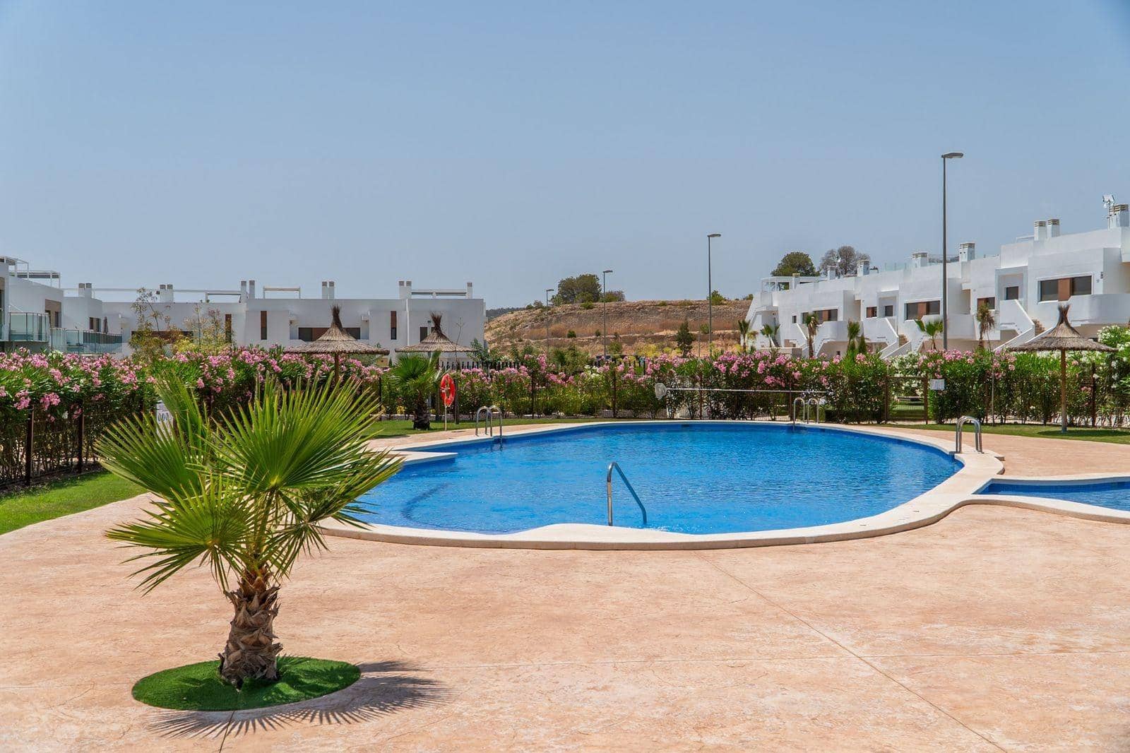 2 soveværelse Lejlighed til salg i Orihuela Costa med swimmingpool garage - € 239.900 (Ref: 9215972)