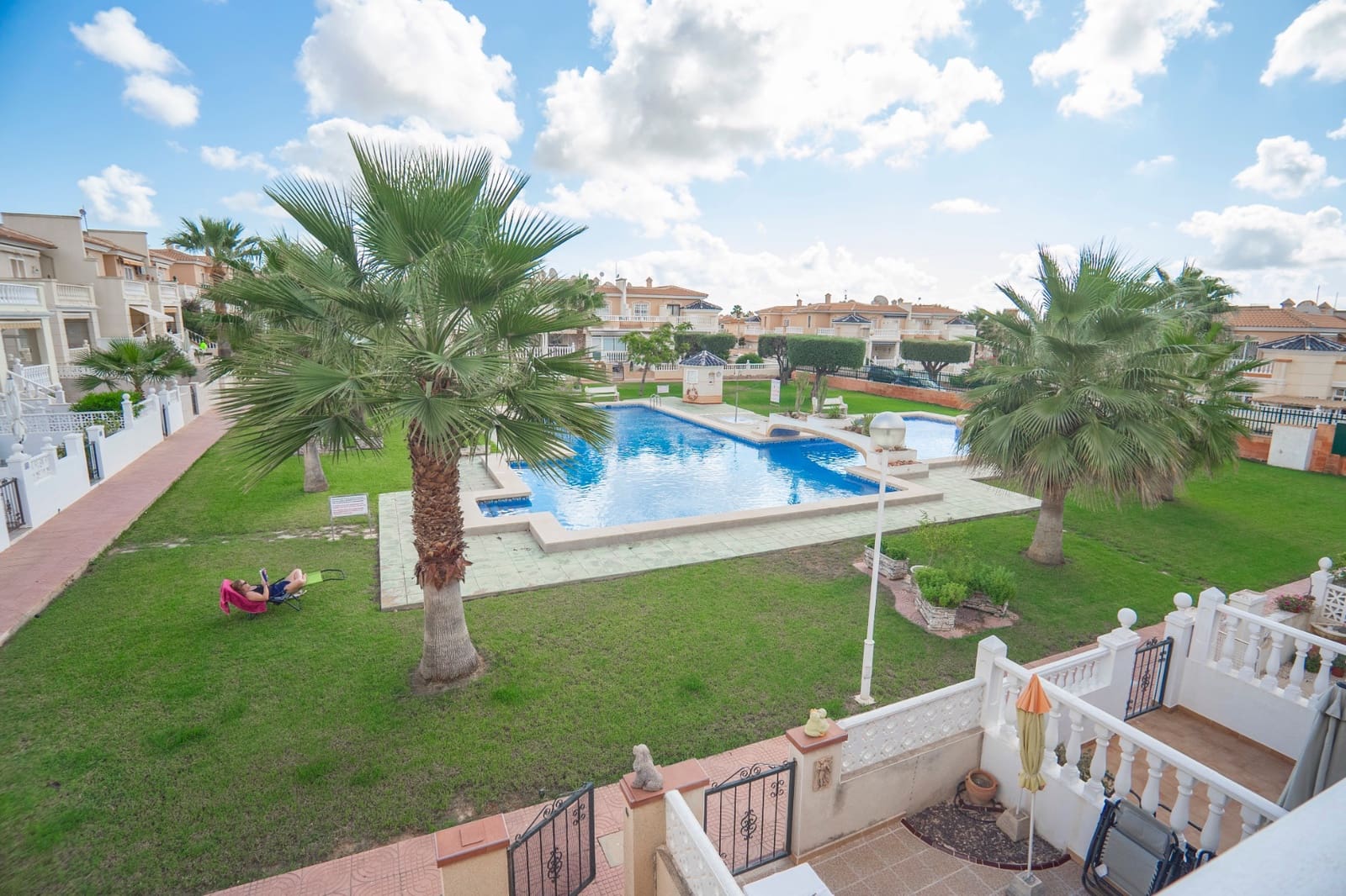 3 quarto Casa em Banda para venda em Dona Pepa com piscina - 249 950 € (Ref: 9221424)