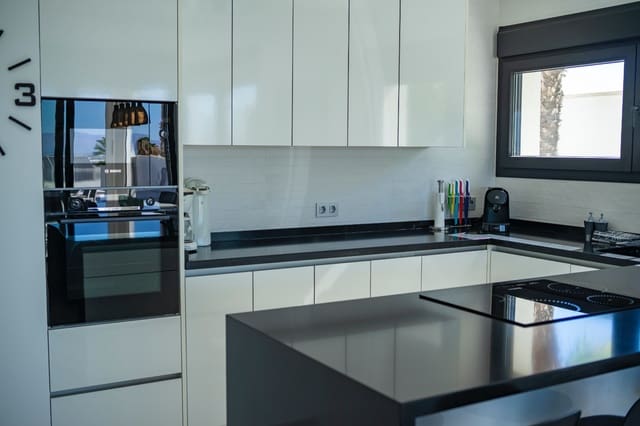 4 makuuhuone Huvila myytävänä paikassa Ciudad Quesada, Rojales mukana uima-altaan - 675 000 € (Ref: 9227297)