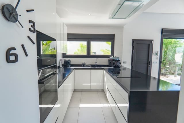 4 makuuhuone Huvila myytävänä paikassa Ciudad Quesada, Rojales mukana uima-altaan - 675 000 € (Ref: 9227297)