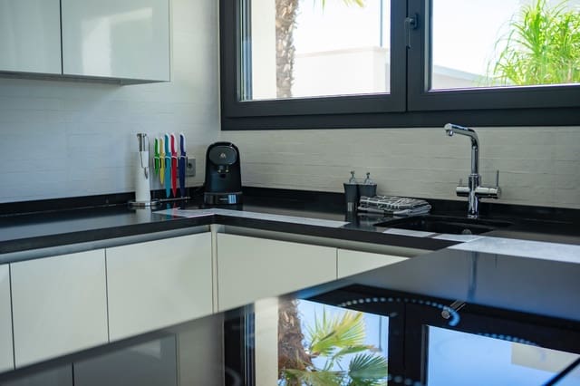 4 makuuhuone Huvila myytävänä paikassa Ciudad Quesada, Rojales mukana uima-altaan - 675 000 € (Ref: 9227297)