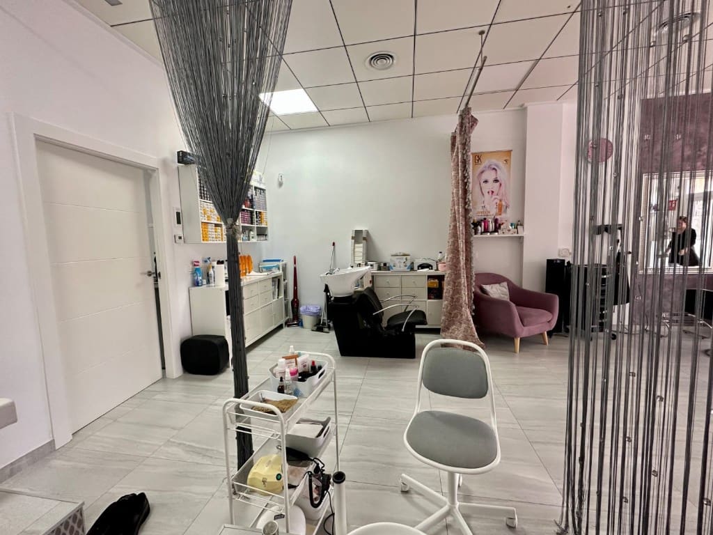 Commercieel te koop in La Zenia - € 230.000 (Ref: 9232327)