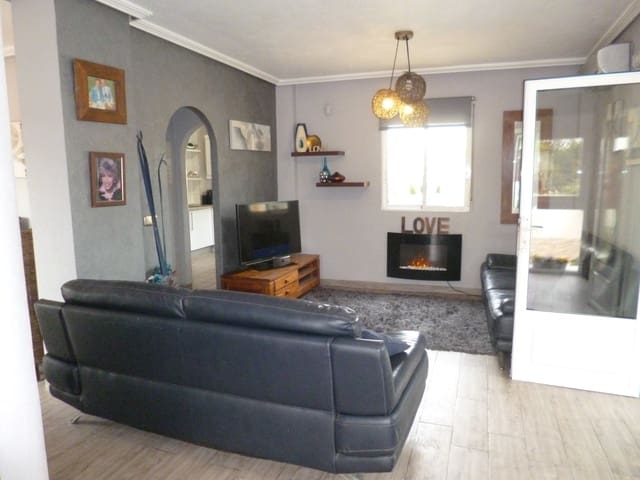 4 slaapkamer Villa te koop in Playa Flamenca, Orihuela - € 399.995 (Ref: 9236260)