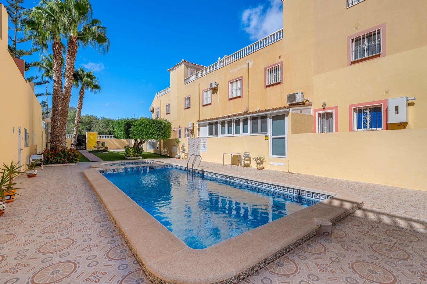 3 bedroom Apartment for sale in San Miguel de Salinas with pool - € 199,000 (Ref: 9251866)