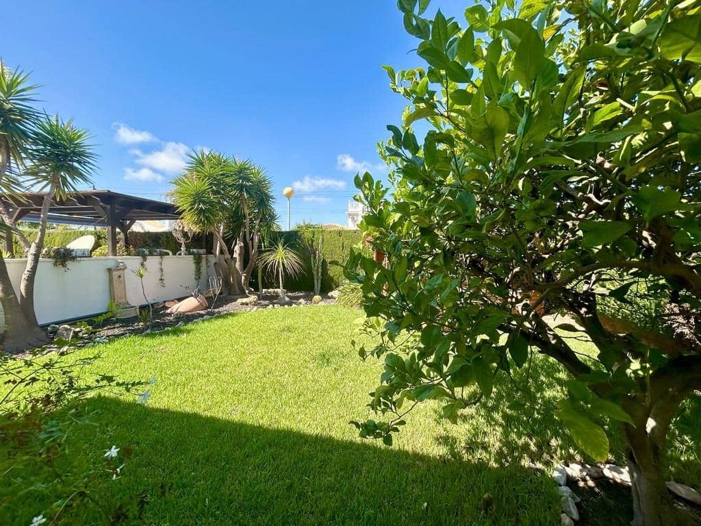 3 soverom Villa til salgs i Cabo Roig med svømmebasseng garasje - € 790 000 (Ref: 9251868)