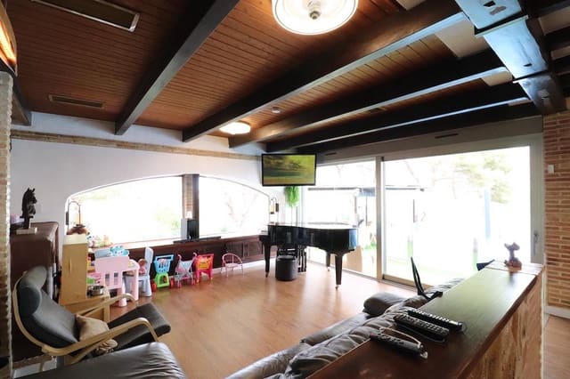 3 soverom Villa til salgs i Lomas de Cabo Roig - Los Dolses, Orihuela med svømmebasseng garasje - € 460 000 (Ref: 9255056)