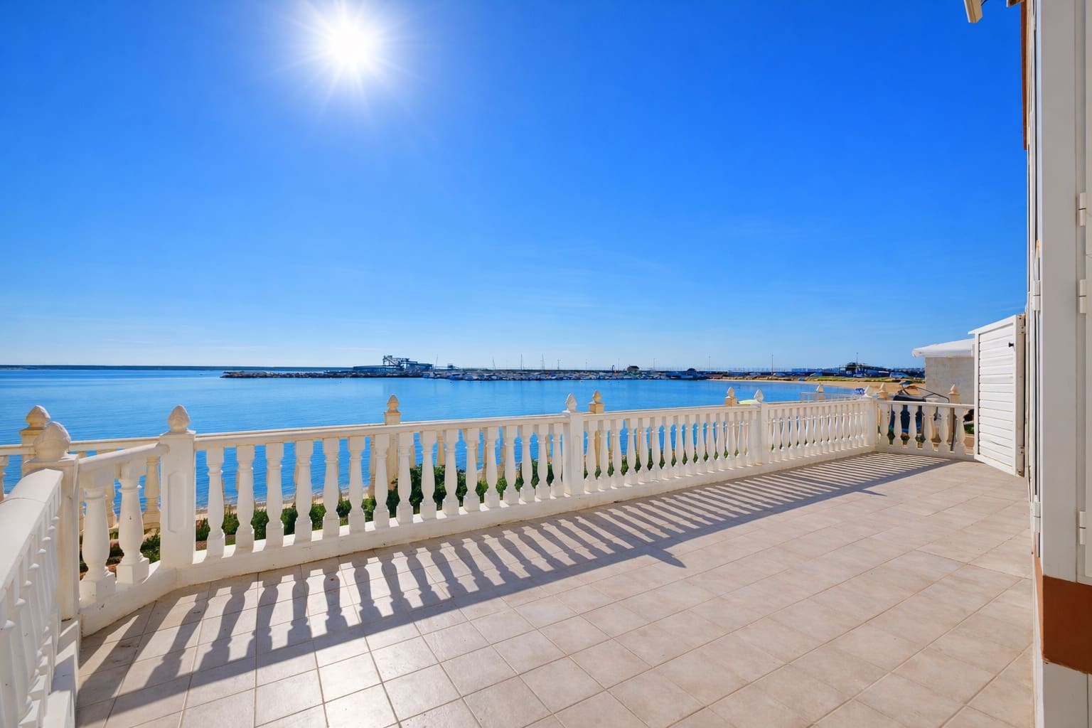 4 bedroom Apartment for sale in Torrevieja with garage - € 389,500 (Ref: 9330524)