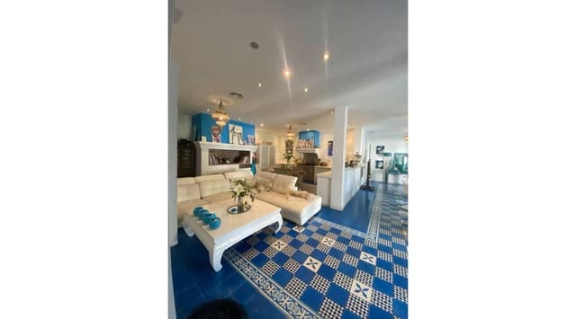 10 sovrum Villa till salu i San Isidro med pool garage - 799 000 € (Ref: 9353179)