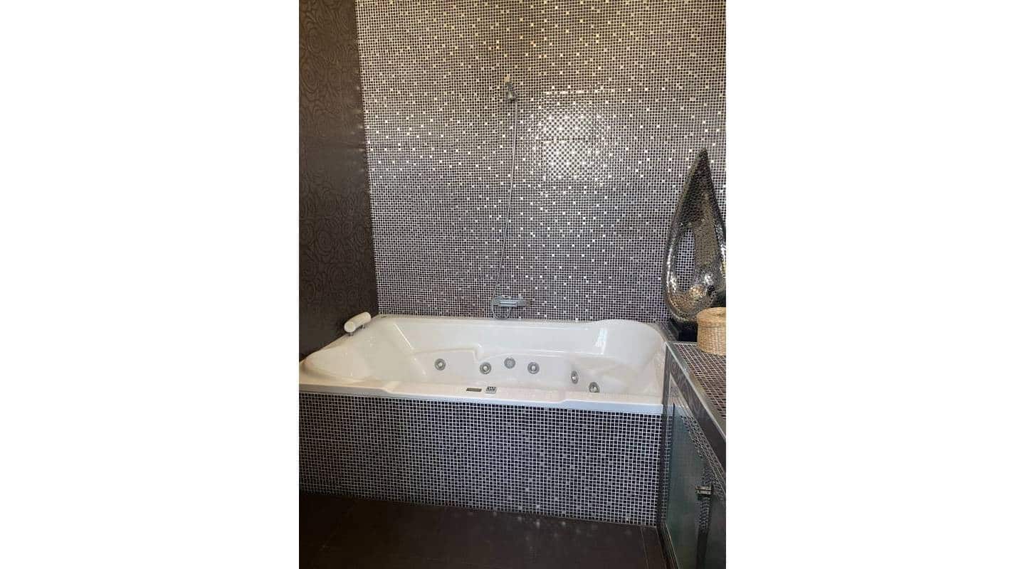 10 soverom Villa til salgs i San Isidro med svømmebasseng garasje - € 799 000 (Ref: 9353179)