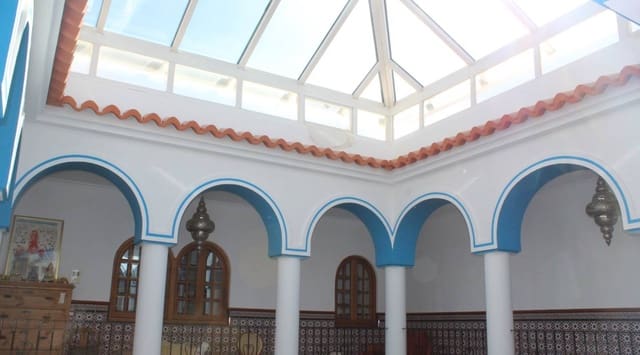 10 sovrum Villa till salu i San Isidro med pool garage - 799 000 € (Ref: 9353179)