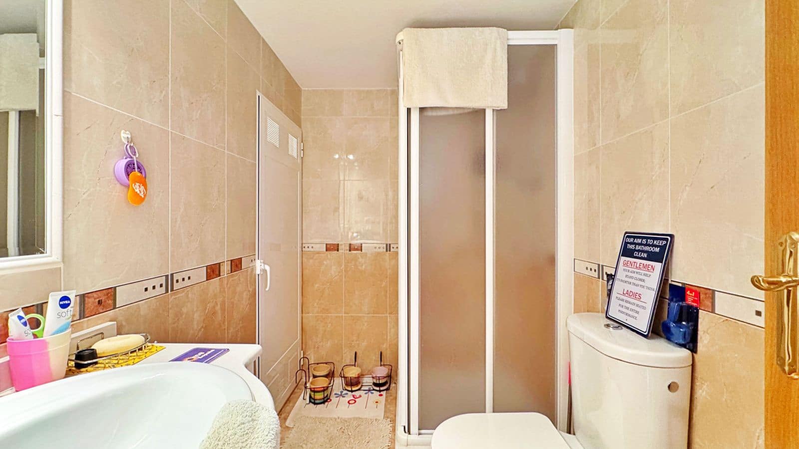 Casa de 3 habitaciones en Villamartin en venta - 275.900 € (Ref: 9355573)