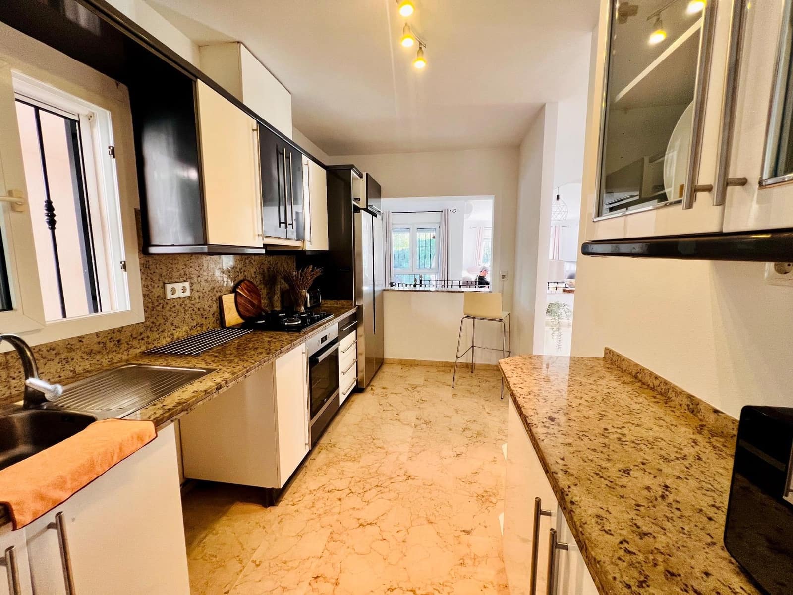 3 makuuhuone Huvila myytävänä paikassa Orihuela Costa mukana uima-altaan - 639 900 € (Ref: 9355574)