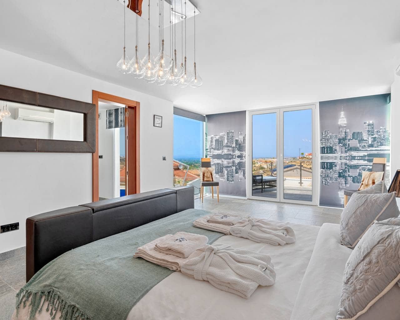 7 slaapkamer Villa te koop in Ciudad Quesada met zwembad - € 1.700.000 (Ref: 9360504)