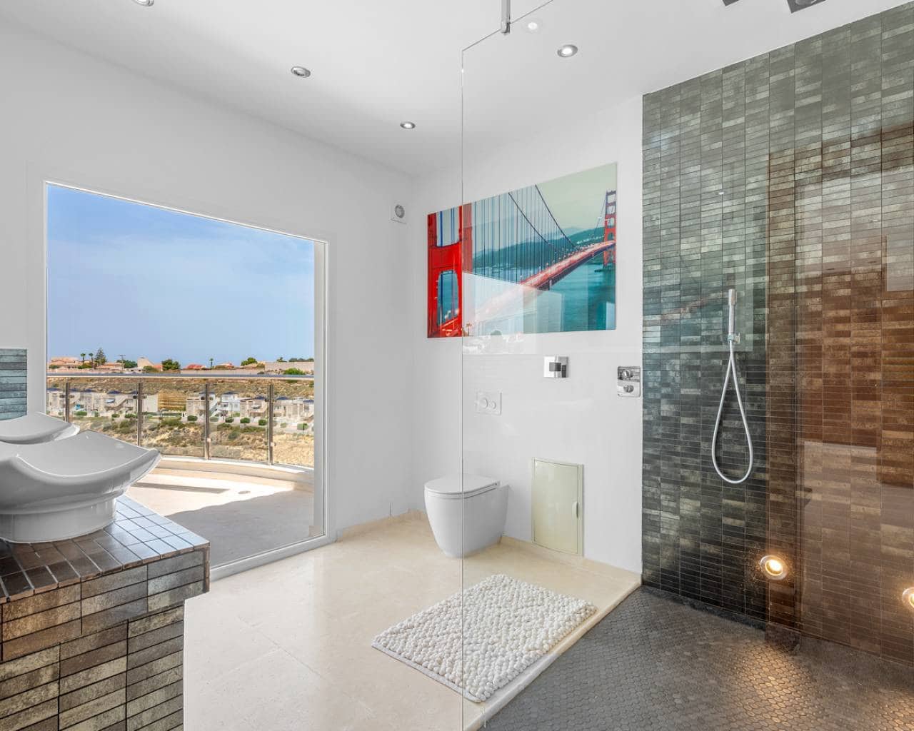 7 slaapkamer Villa te koop in Ciudad Quesada met zwembad - € 1.700.000 (Ref: 9360504)