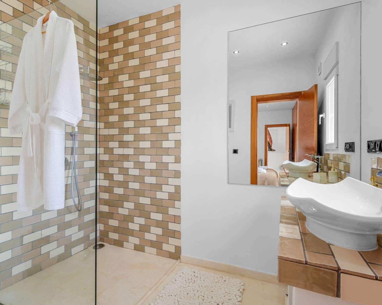 7 slaapkamer Villa te koop in Ciudad Quesada met zwembad - € 1.700.000 (Ref: 9360504)