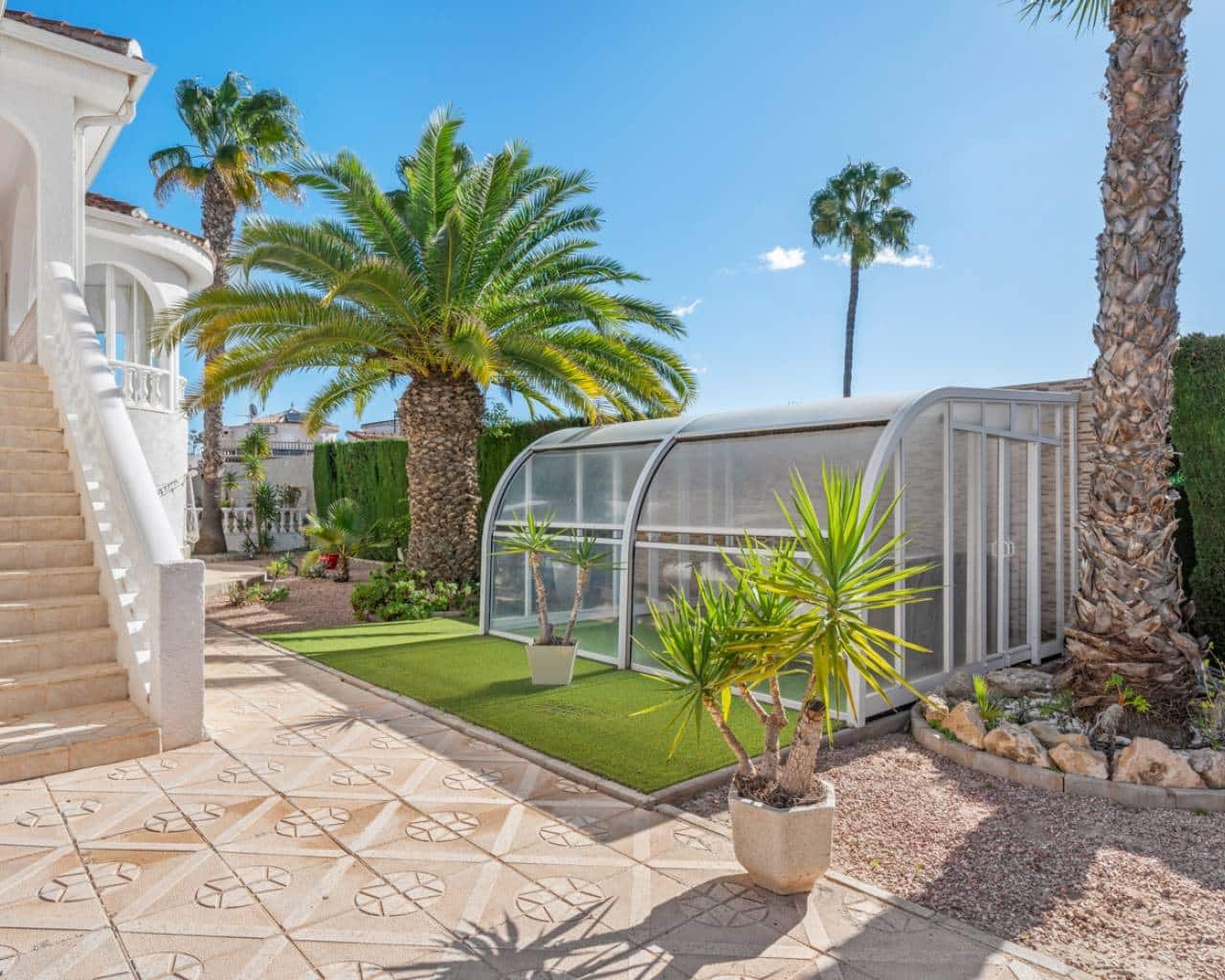 4 slaapkamer Villa te koop in Ciudad Quesada met zwembad garage - € 665.000 (Ref: 9379960)