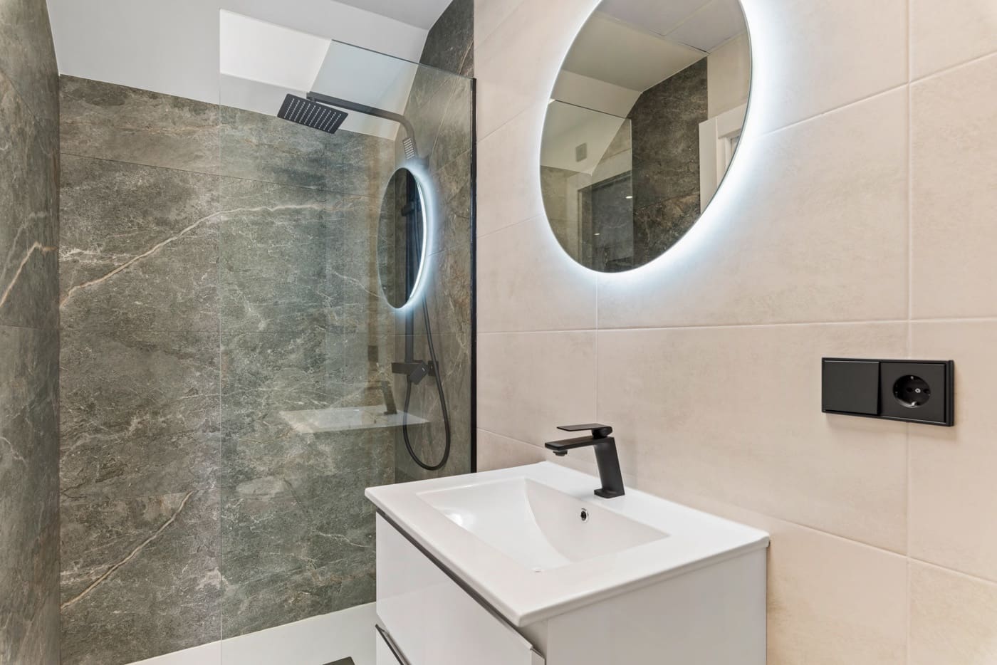 Chalet de 4 habitaciones en Torre de la Horadada en venta con piscina - 698.000 € (Ref: 9382359)