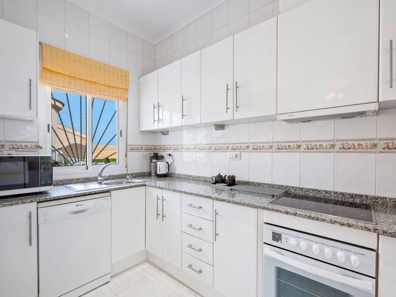 3 bedroom Villa for sale in Ciudad Quesada with pool garage - € 349,950 (Ref: 9390162)