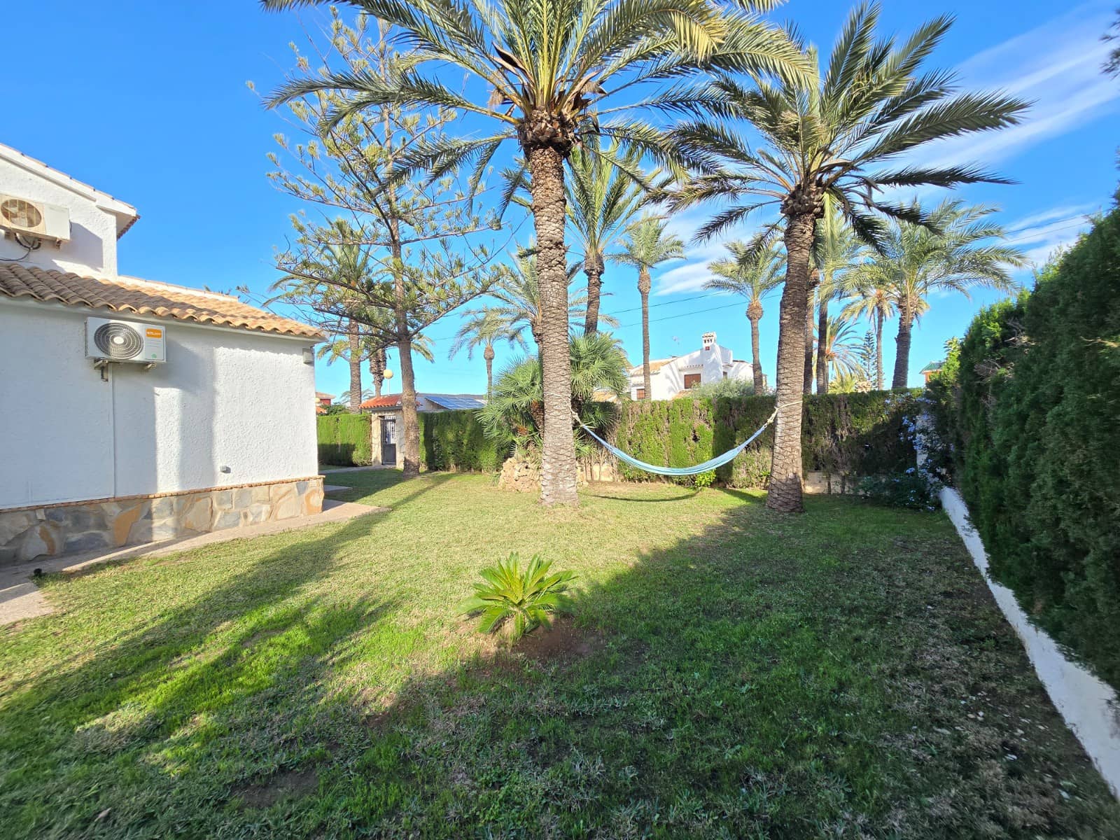 5 slaapkamer Villa te koop in Orihuela Costa met zwembad garage - € 850.000 (Ref: 9400555)
