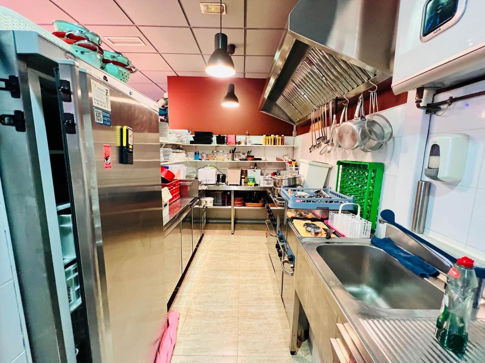 Commercial for sale in Torrevieja - € 210,000 (Ref: 9407912)