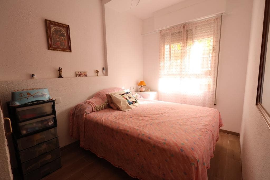 Apartamento de 3 habitaciones en Torrevieja en venta - 160.000 € (Ref: 9409213)