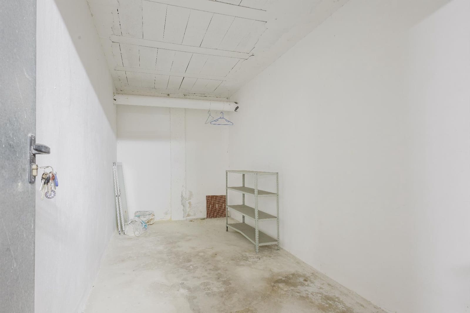 Bungalow de 2 habitaciones en Torrevieja en venta con piscina - 139.900 € (Ref: 9415476)