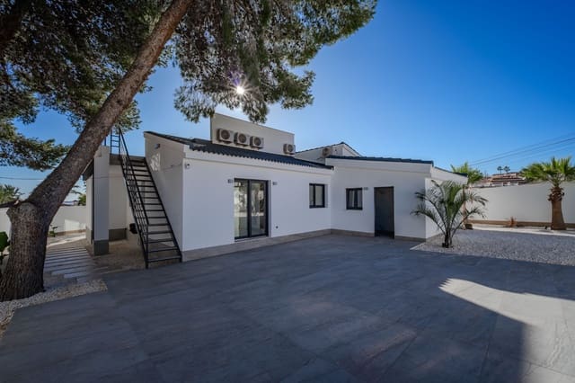 4 soverom Villa til salgs i Ciudad Quesada, Rojales med svømmebasseng - € 849 000 (Ref: 9417501)