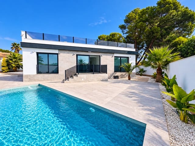 Chalet de 4 habitaciones en Ciudad Quesada, Rojales en venta con piscina - 849.000 € (Ref: 9417501)