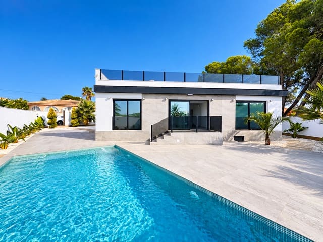 Chalet de 4 habitaciones en Ciudad Quesada, Rojales en venta con piscina - 849.000 € (Ref: 9417501)
