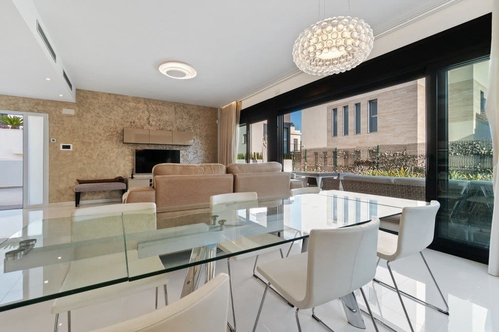 3 chambre Villa/Maison à vendre à Orihuela Costa avec piscine - 899 000 € (Ref: 9422072)