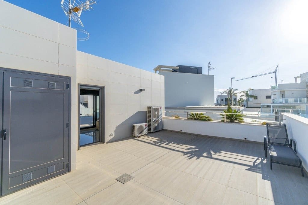 3 chambre Villa/Maison à vendre à Orihuela Costa avec piscine - 899 000 € (Ref: 9422072)