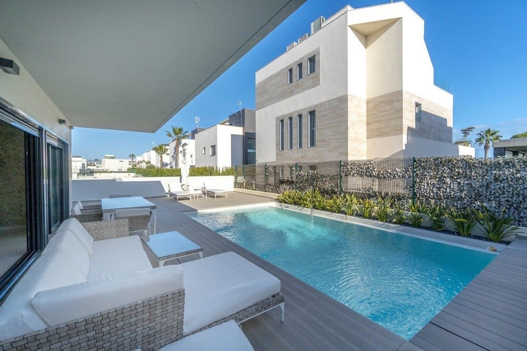 3 chambre Villa/Maison à vendre à Orihuela Costa avec piscine - 899 000 € (Ref: 9422072)