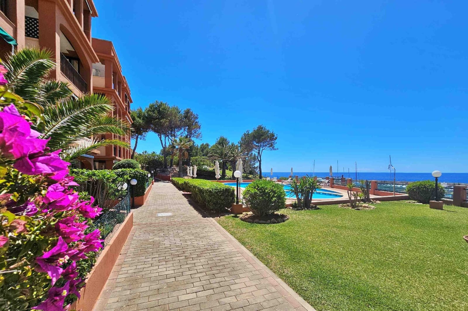 2 sypialnia Apartament na sprzedaż w El Toro / Port Adriano z basenem garażem - 1 195 000 € (Ref: 9424279)