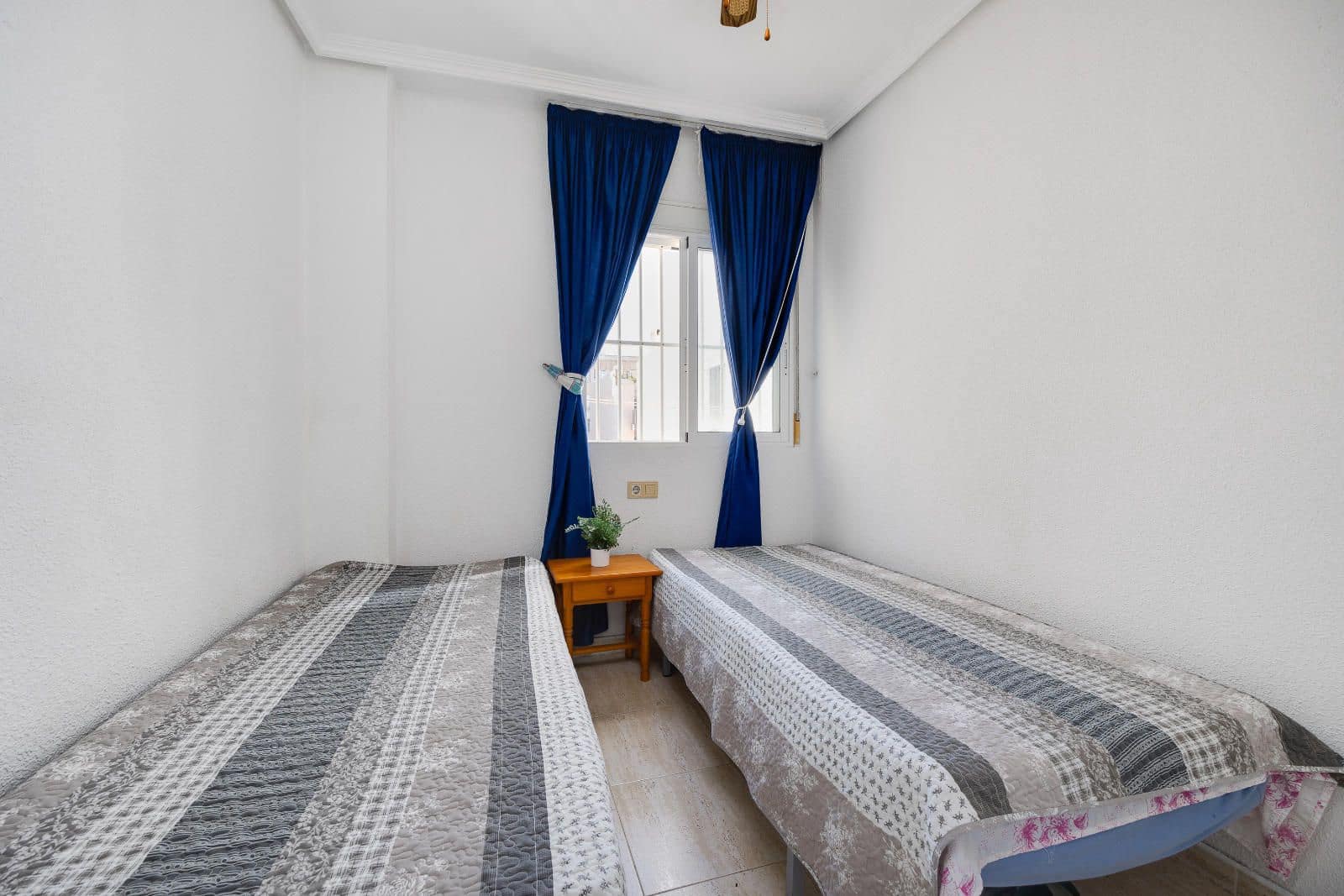 2 bedroom Apartment for sale in Torrevieja - € 135,000 (Ref: 9424284)