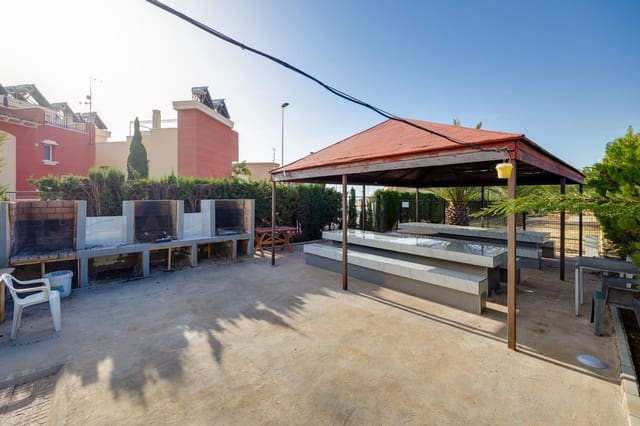 Leilighet til salgs i Aguas Nuevas, Torrevieja med svømmebasseng - € 99 990 (Ref: 9426893)