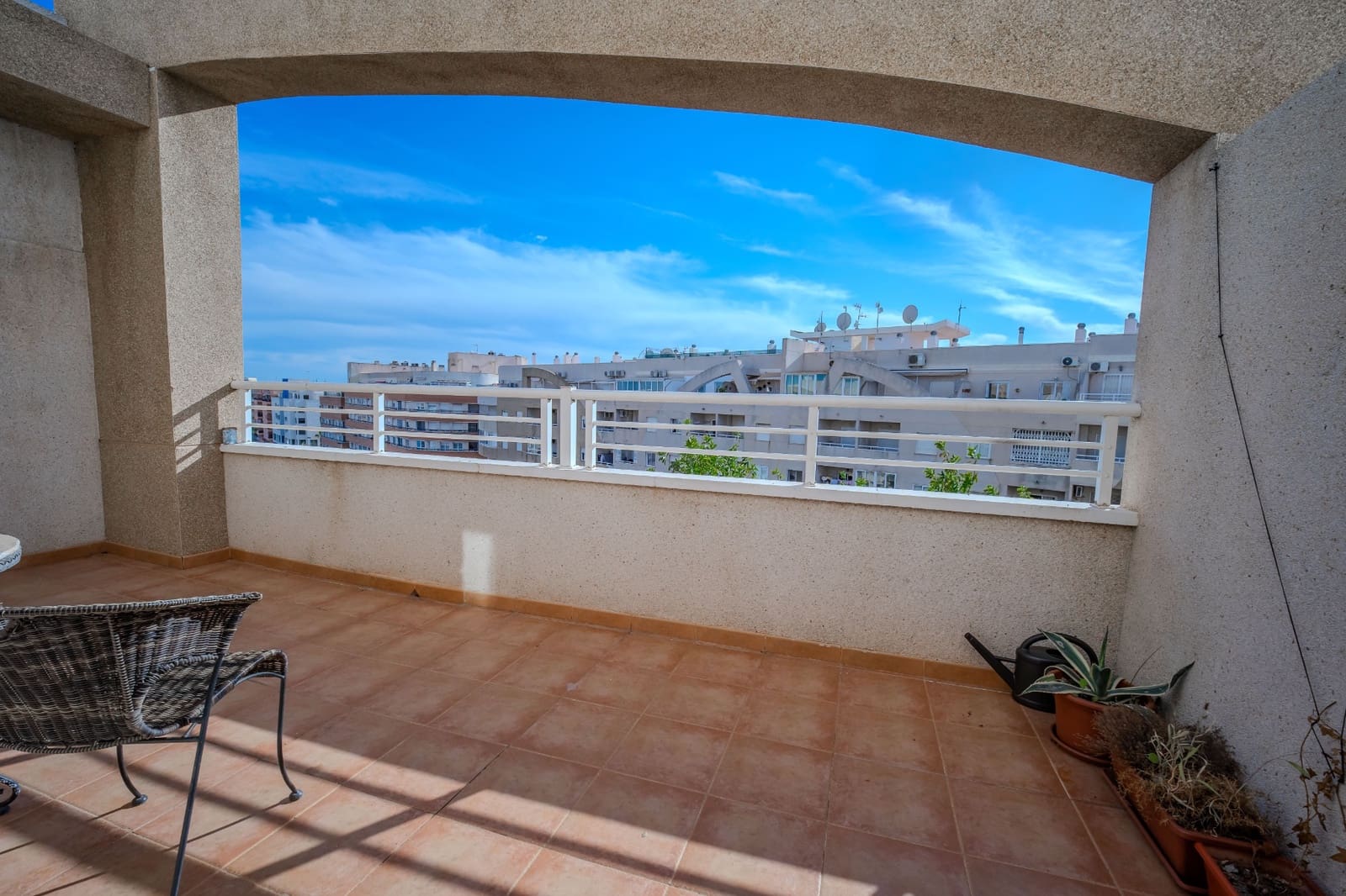2 soveværelse Lejlighed til salg i Torrevieja med swimmingpool garage - € 142.000 (Ref: 9432100)