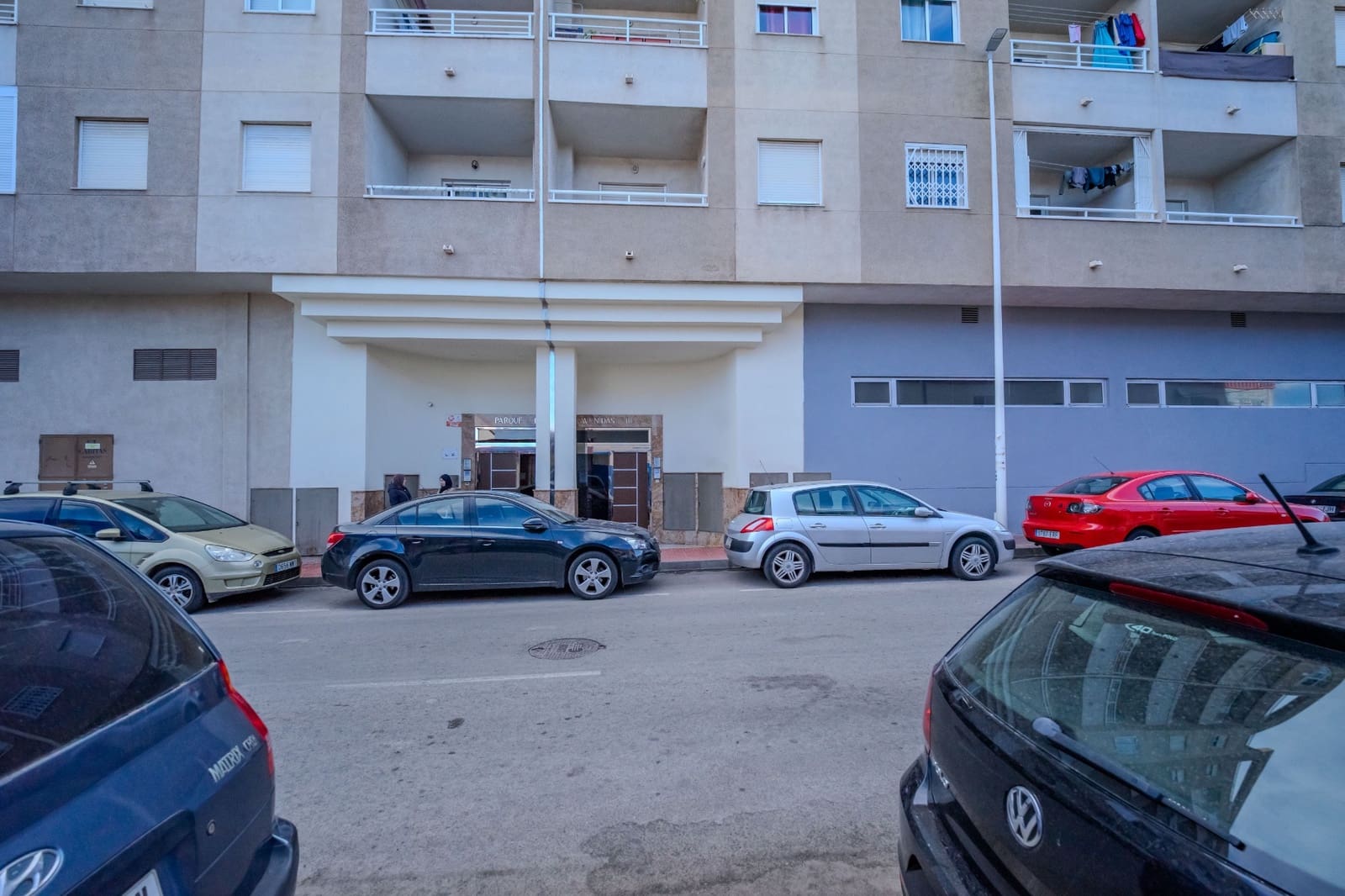 2 soveværelse Lejlighed til salg i Torrevieja med swimmingpool garage - € 142.000 (Ref: 9432100)