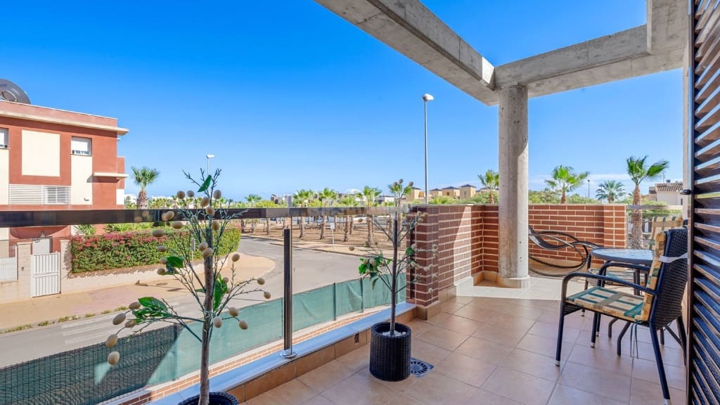 3 soveværelse Lejlighed til salg i Cabo Roig med swimmingpool garage - € 259.000 (Ref: 9432108)