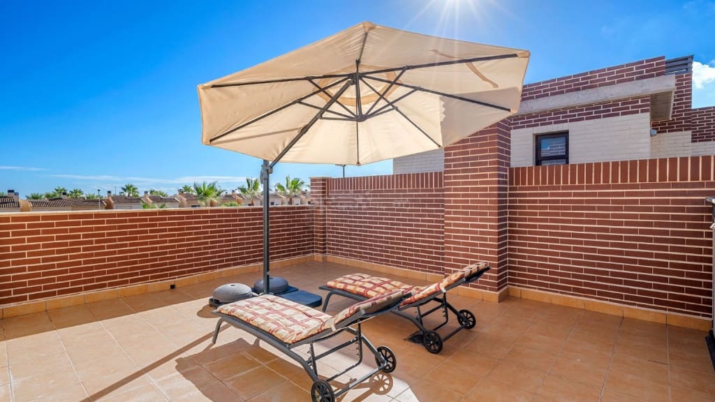 3 soveværelse Lejlighed til salg i Cabo Roig med swimmingpool garage - € 259.000 (Ref: 9432108)