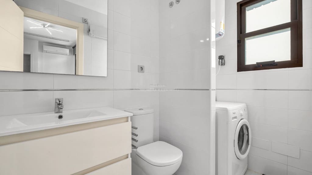 3 soveværelse Lejlighed til salg i Cabo Roig med swimmingpool garage - € 259.000 (Ref: 9432108)