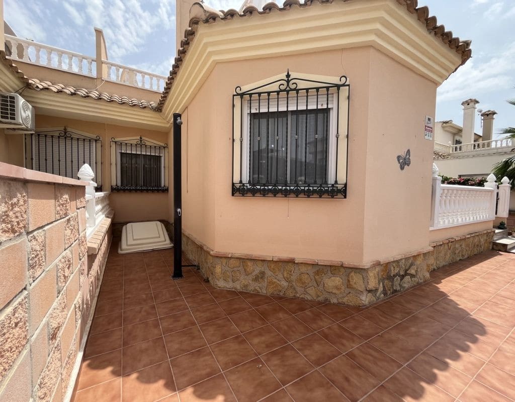 2 sovrum Villa till salu i Almoradi med pool garage - 230 000 € (Ref: 9432127)