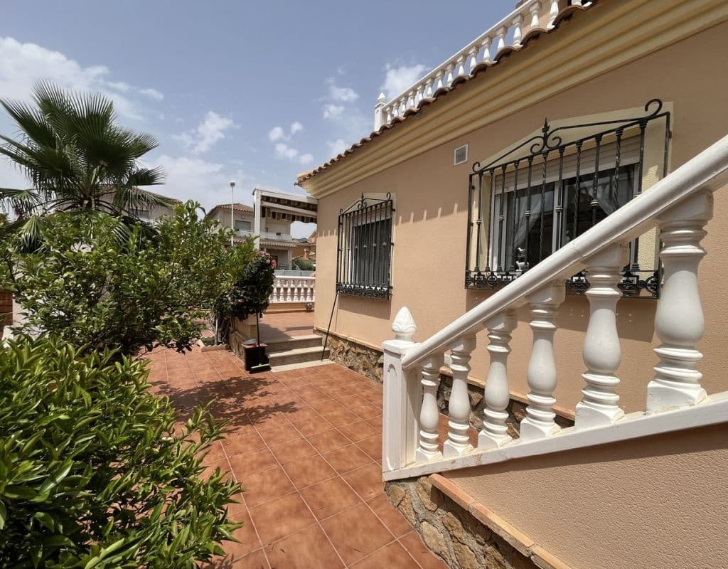 2 sovrum Villa till salu i Almoradi med pool garage - 230 000 € (Ref: 9432127)