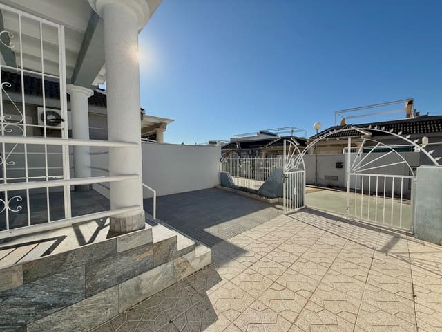 2 sypialnia Dom blizniak na sprzedaż w El Chaparral, Torrevieja z basenem garażem - 177 000 € (Ref: 9441265)